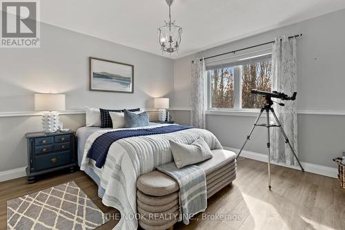 9 Hanover Court, Whitby, ON - Indoor Photo Showing Bedroom