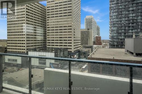 1009 - 2221 Yonge Street, Toronto, ON - Outdoor With Balcony With Facade