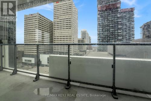1009 - 2221 Yonge Street, Toronto, ON - Outdoor With Balcony