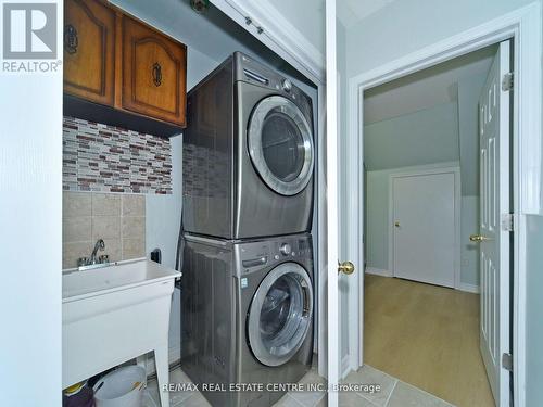 208 Scarborough Golf Club Road, Toronto, ON - Indoor Photo Showing Laundry Room