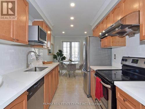 208 Scarborough Golf Club Road, Toronto, ON - Indoor Photo Showing Kitchen With Upgraded Kitchen