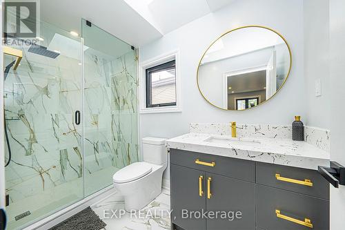 919 Lake Drive N, Georgina, ON - Indoor Photo Showing Bathroom