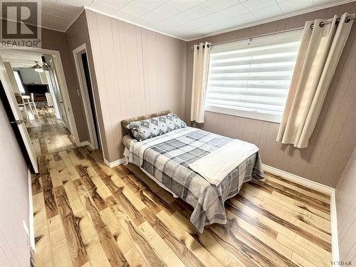 90 Devonshire St, Kapuskasing, ON - Indoor Photo Showing Bedroom