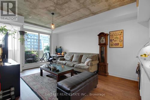 720 - 20 Minowan Miikan Lane, Toronto, ON - Indoor Photo Showing Living Room