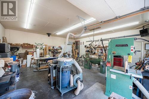 652 Rantz Road, Petawawa, ON - Indoor Photo Showing Garage