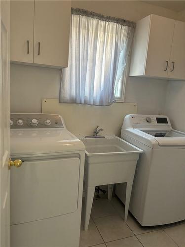 22 Chelmsford Place, Hamilton, ON - Indoor Photo Showing Laundry Room