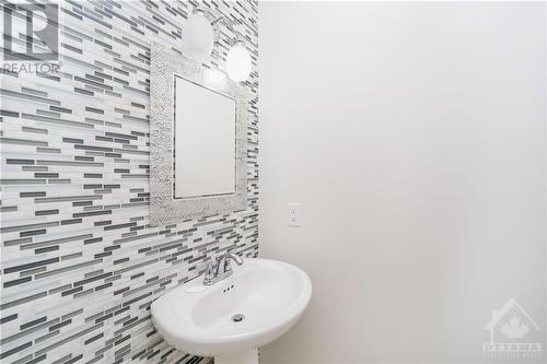 344 Gallantry Way, Ottawa, ON - Indoor Photo Showing Bathroom