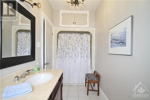3000 Roger Stevens Drive, Ottawa, ON - Indoor Photo Showing Bathroom
