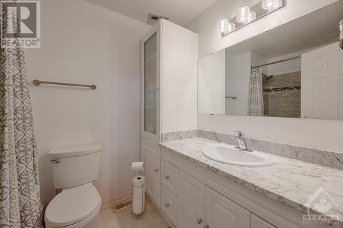 3756 Dunrobin Road, Ottawa, ON - Indoor Photo Showing Bathroom