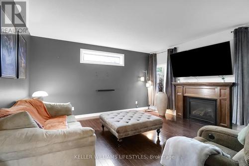717 Killarney Road, London, ON - Indoor Photo Showing Living Room With Fireplace