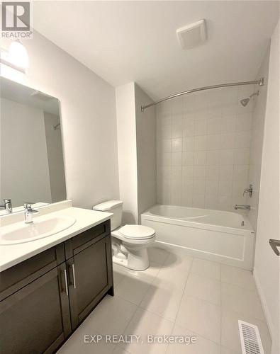 102 - 61 Soho Street W, Hamilton, ON - Indoor Photo Showing Bathroom