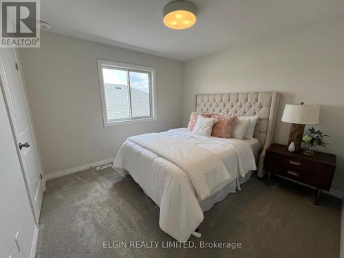 52 Braun Avenue, Tillsonburg, ON - Indoor Photo Showing Bedroom