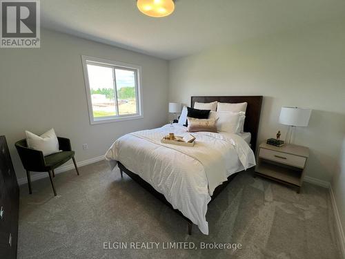 52 Braun Avenue, Tillsonburg, ON - Indoor Photo Showing Bedroom