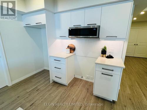 52 Braun Avenue, Tillsonburg, ON - Indoor Photo Showing Kitchen