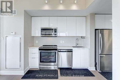 4818 - 30 Shore Breeze Drive, Toronto, ON - Indoor Photo Showing Kitchen With Stainless Steel Kitchen