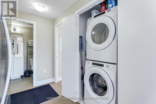 4818 - 30 Shore Breeze Drive, Toronto, ON - Indoor Photo Showing Laundry Room