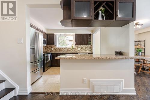 39 Edwin Drive, Brampton, ON - Indoor Photo Showing Kitchen With Upgraded Kitchen