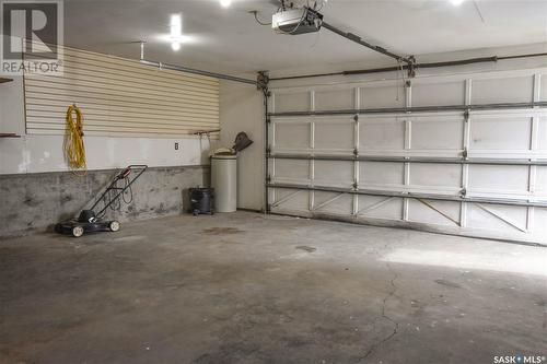 269 Meighen Crescent, Saskatoon, SK - Indoor Photo Showing Garage