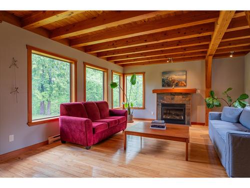 643 Galena Avenue, Kaslo, BC - Indoor Photo Showing Living Room With Fireplace