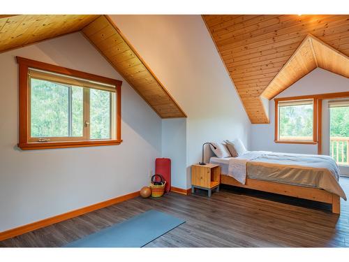 643 Galena Avenue, Kaslo, BC - Indoor Photo Showing Bedroom