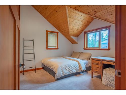 643 Galena Avenue, Kaslo, BC - Indoor Photo Showing Bedroom