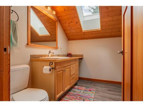 643 Galena Avenue, Kaslo, BC - Indoor Photo Showing Bathroom