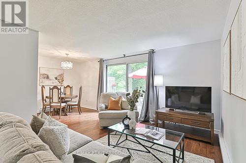 174 - 20 Moonstone Byway, Toronto, ON - Indoor Photo Showing Living Room