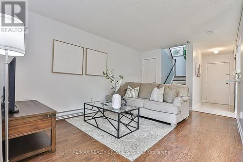 174 - 20 Moonstone Byway, Toronto, ON - Indoor Photo Showing Living Room