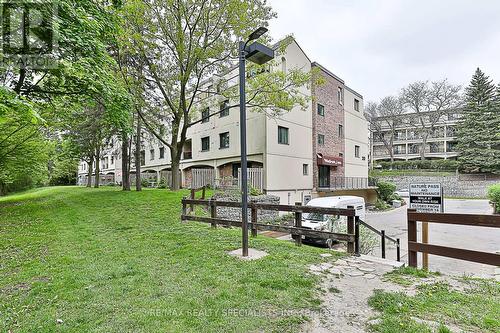 174 - 20 Moonstone Byway, Toronto, ON - Outdoor