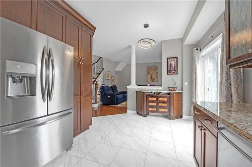 55 Livingstone Drive, Dundas, ON - Indoor Photo Showing Kitchen