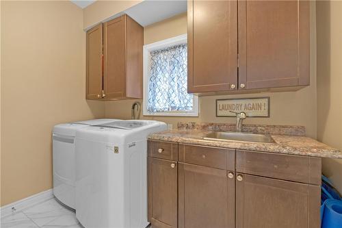 55 Livingstone Drive, Dundas, ON - Indoor Photo Showing Laundry Room