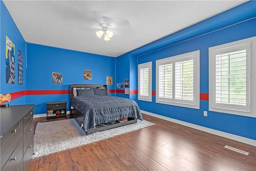 55 Livingstone Drive, Dundas, ON - Indoor Photo Showing Bedroom