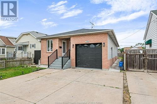 738 Bensette, Windsor, ON - Outdoor