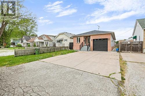 738 Bensette, Windsor, ON - Outdoor