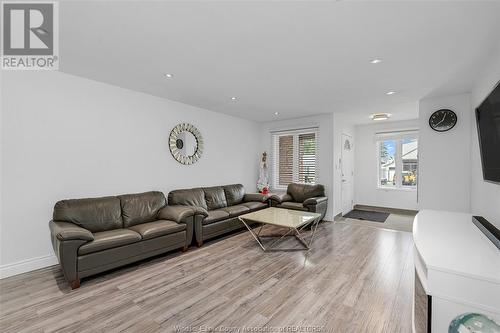 738 Bensette, Windsor, ON - Indoor Photo Showing Living Room