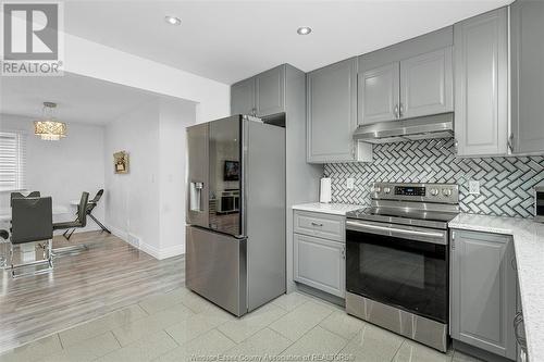 738 Bensette, Windsor, ON - Indoor Photo Showing Kitchen