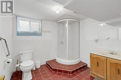 738 Bensette, Windsor, ON - Indoor Photo Showing Bathroom