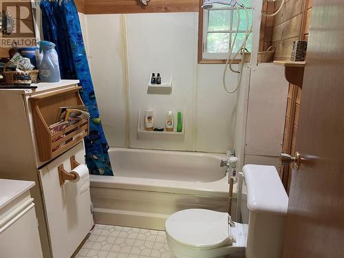 35 Queest Village, Sicamous, BC - Indoor Photo Showing Bathroom