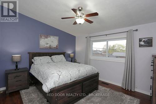 10 Oregon Road, London, ON - Indoor Photo Showing Bedroom