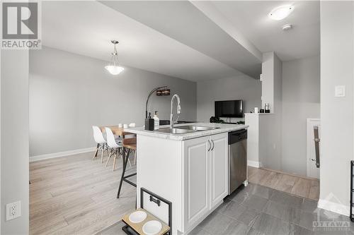 161 Attwell Private, Ottawa, ON - Indoor Photo Showing Kitchen