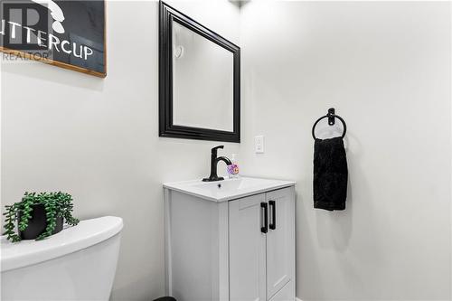 300 Forest Park Road, Pembroke, ON - Indoor Photo Showing Bathroom