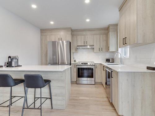 Kitchen - 805 Rue Des Balades, Laval (Duvernay), QC - Indoor Photo Showing Kitchen With Upgraded Kitchen