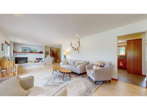 3470 53Rd Street S, Cranbrook, BC - Indoor Photo Showing Living Room With Fireplace