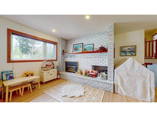 3470 53Rd Street S, Cranbrook, BC - Indoor With Fireplace