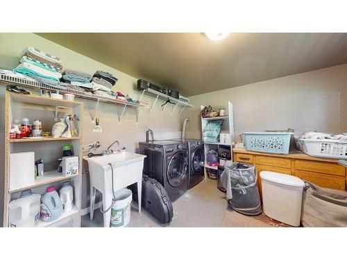 3470 53Rd Street S, Cranbrook, BC - Indoor Photo Showing Laundry Room