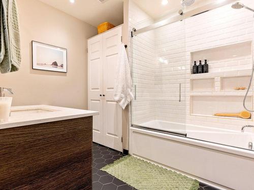 Salle de bains - 4829 Rue Jeanne-Mance, Montréal (Le Plateau-Mont-Royal), QC - Indoor Photo Showing Bathroom