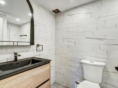 Ensuite bathroom - 201-5720 Boul. Cavendish, Côte-Saint-Luc, QC - Indoor Photo Showing Bathroom