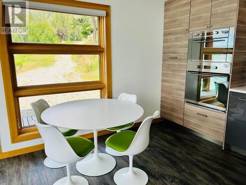 8257 Grainger Road, Canal Flats, BC - Indoor Photo Showing Dining Room