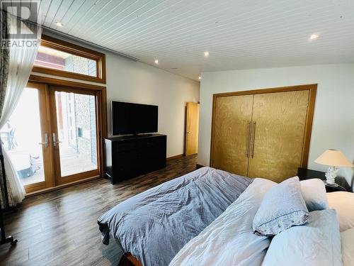 8257 Grainger Road, Canal Flats, BC - Indoor Photo Showing Bedroom