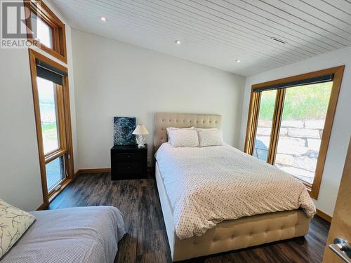 8257 Grainger Road, Canal Flats, BC - Indoor Photo Showing Bedroom